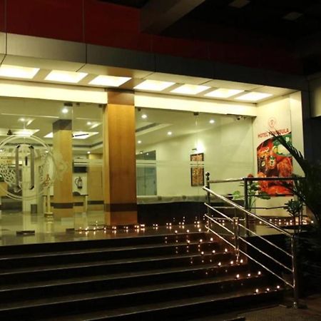 Hotel Peninsula Thrissur Екстер'єр фото
