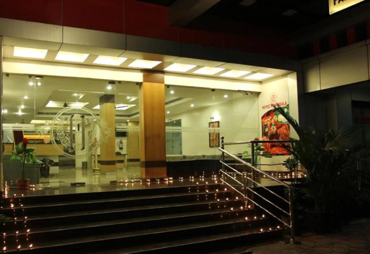 Hotel Peninsula Thrissur Екстер'єр фото