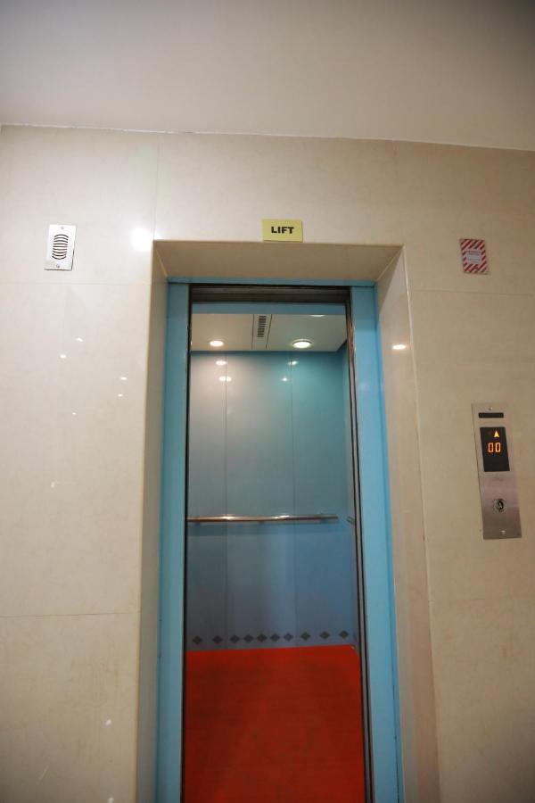 Hotel Peninsula Thrissur Екстер'єр фото