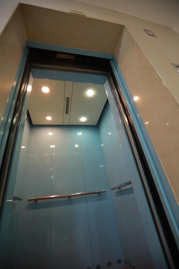 Hotel Peninsula Thrissur Екстер'єр фото