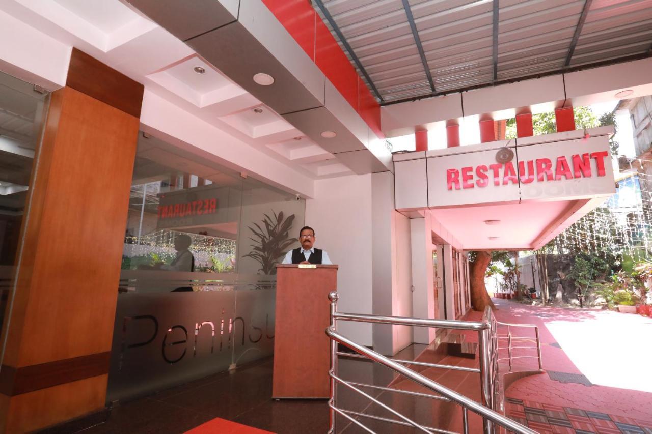 Hotel Peninsula Thrissur Екстер'єр фото